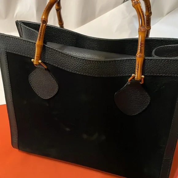 Gucci Suede Bamboo handle Diana handbag - Picture 13 of 16
